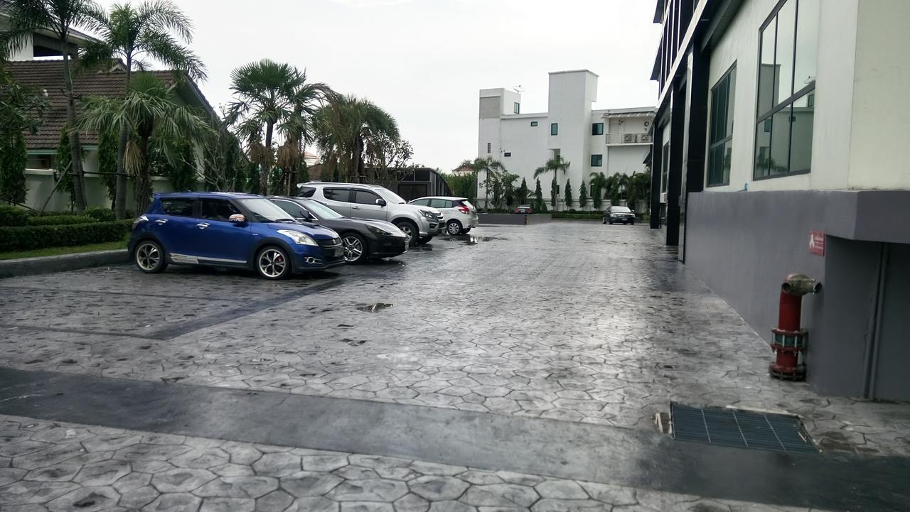 Dusit Grand Condo View Jomtien Beach Exteriör bild